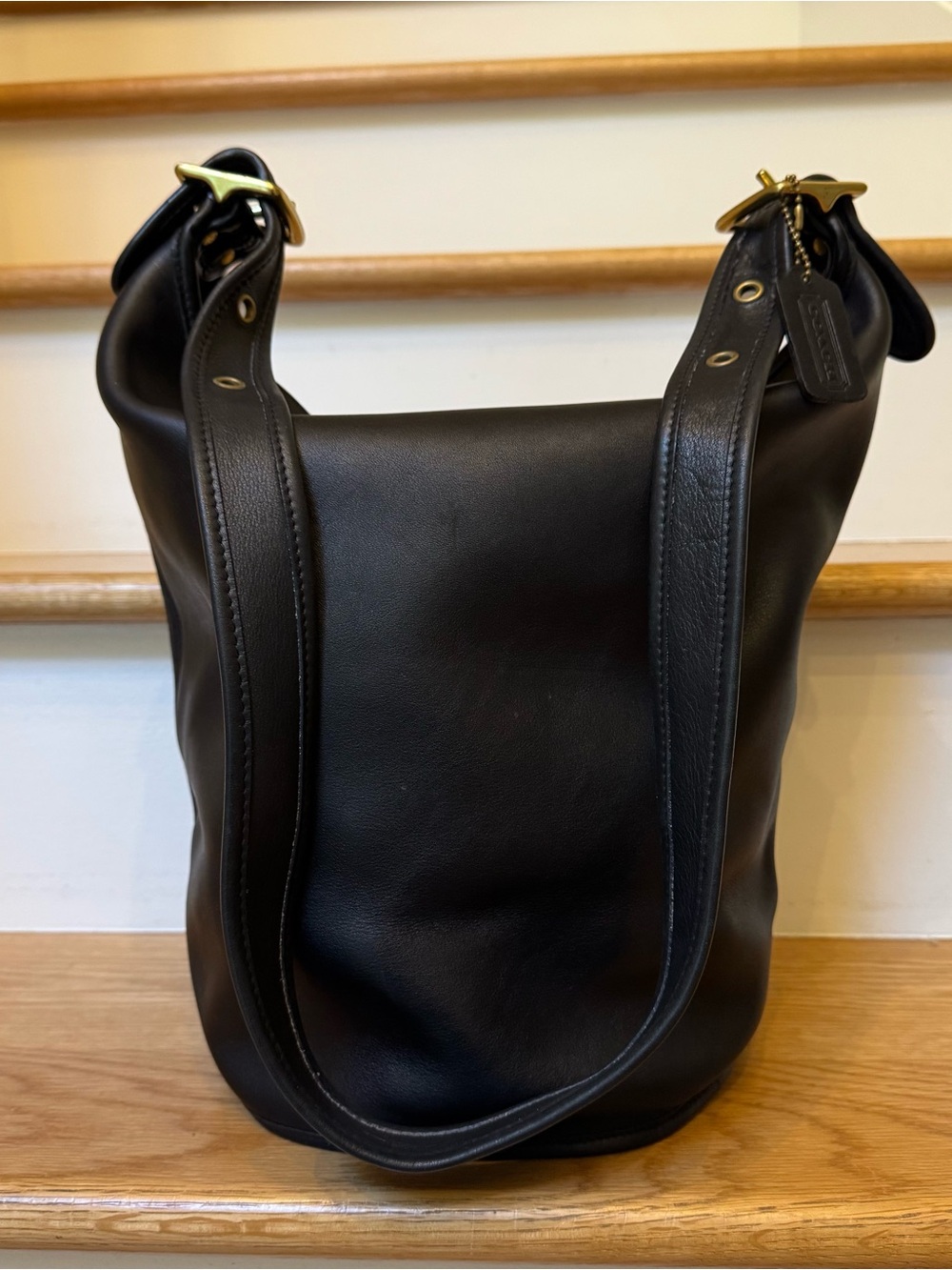 Vintage Coach Duffle Sac 9085 XL Black
Leather Shoulder Bag Made in Costa Rica - Picture 13 of 13